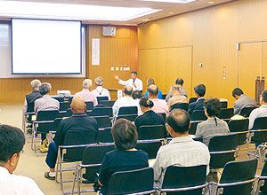 前立腺がん啓発のため実施された伊勢崎市民病院,市民公開講座の様子